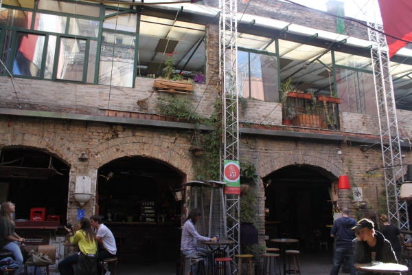 Szimpla kert Budapest picture