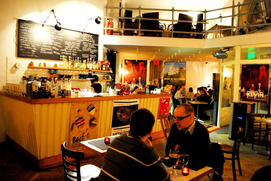 Bookstore cafes in Budapest